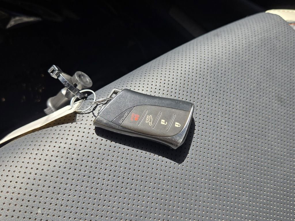 Used 2024 Lexus NX 250 FWD w/ Towing Package (2000 Lbs) image 18