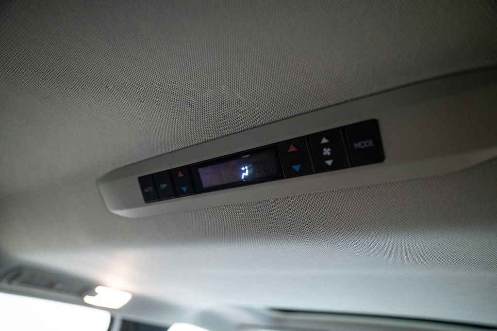 Used 2025 Toyota Sienna XLE AWD/4WD image 41