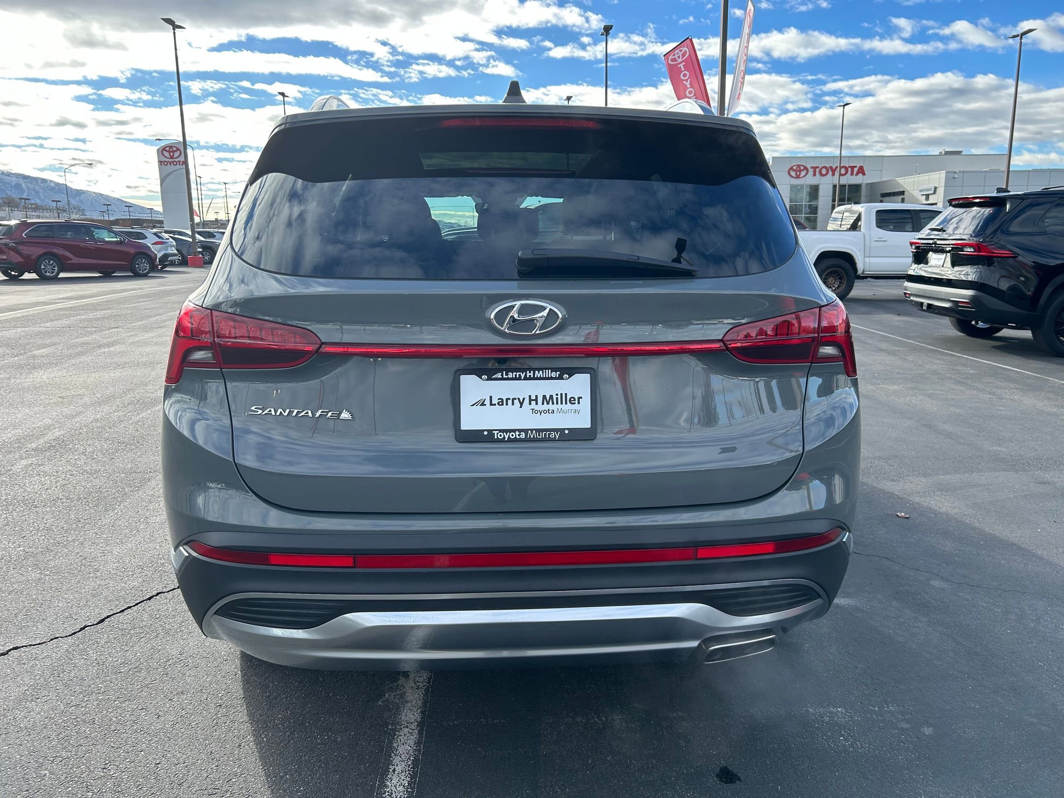 Used 2023 Hyundai Santa Fe SEL w/ Premium Package image 4