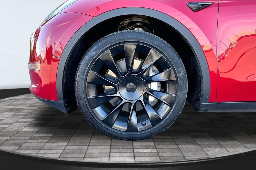 Used 2023 Tesla Model Y Long Range AWD/4WD image 9