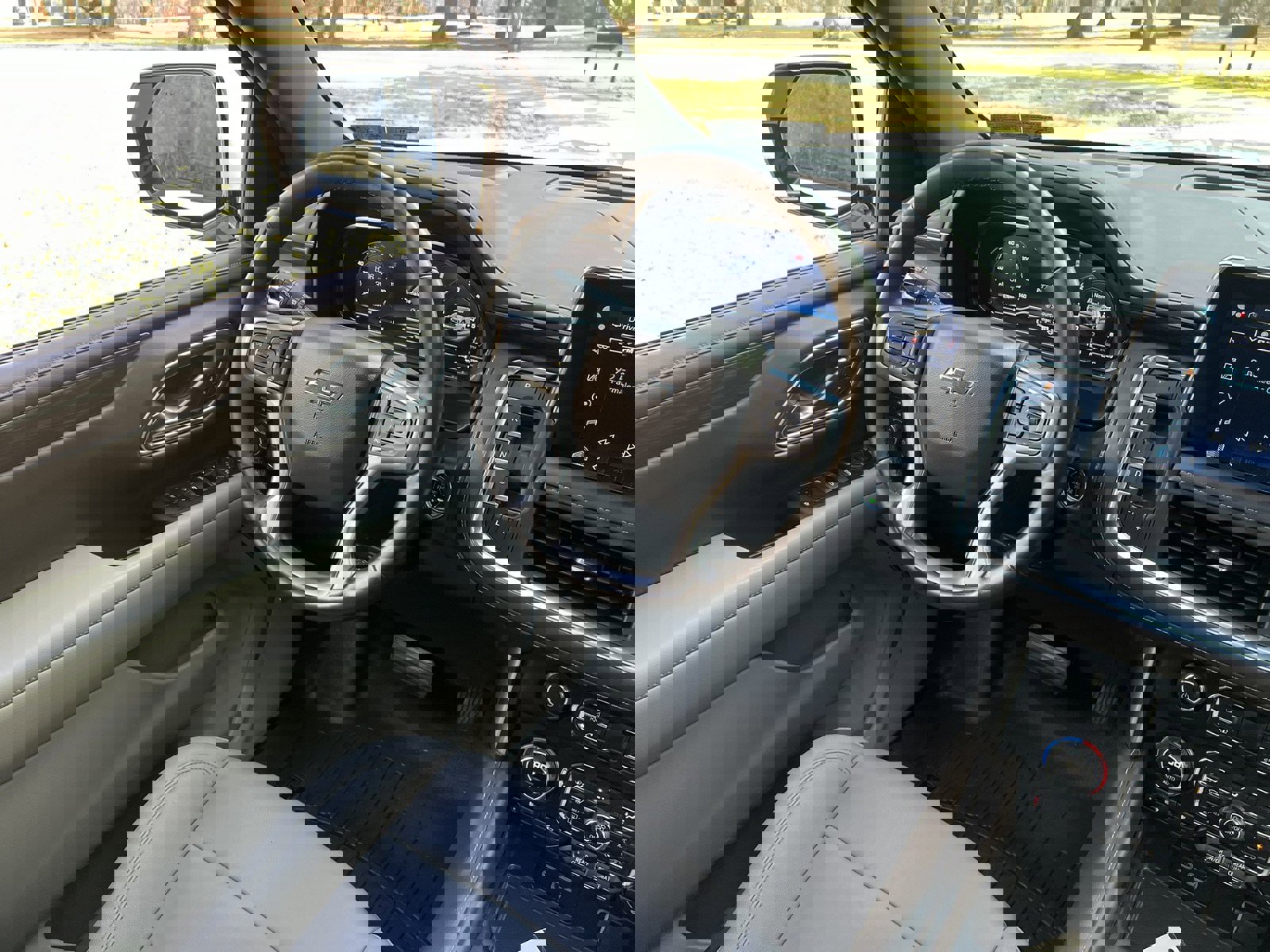 Used 2023 Chevrolet Suburban Z71 w/ Luxury Package image 13