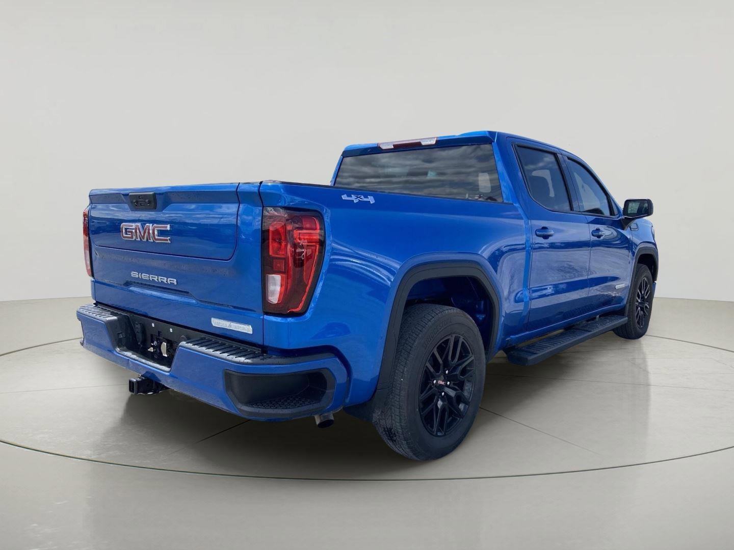 Used 2023 GMC Sierra 1500 Elevation AWD/4WD image 3