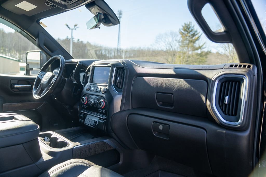 Used 2021 GMC Sierra 3500 Denali w/ Denali Black Diamond Edition image 13