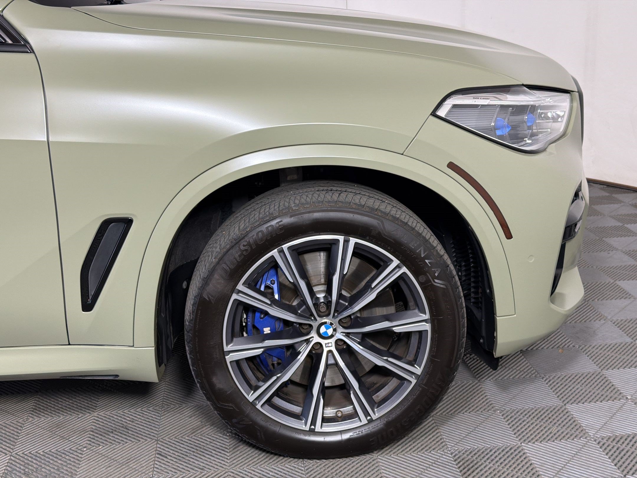 Used 2020 BMW X5 M50i w/ Executive Package AWD/4WD image 13