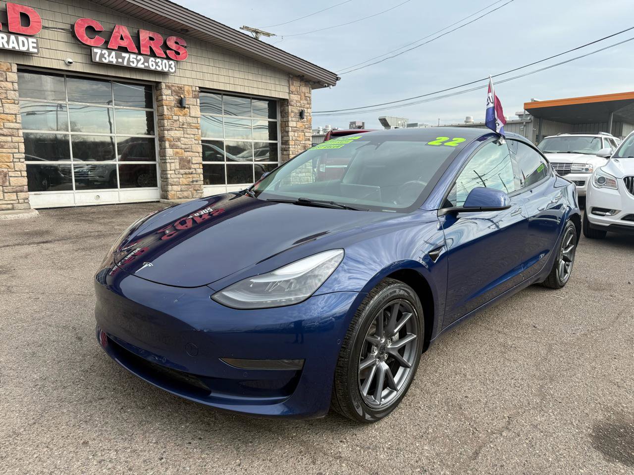 Used 2022 Tesla Model 3 Standard Range image 4