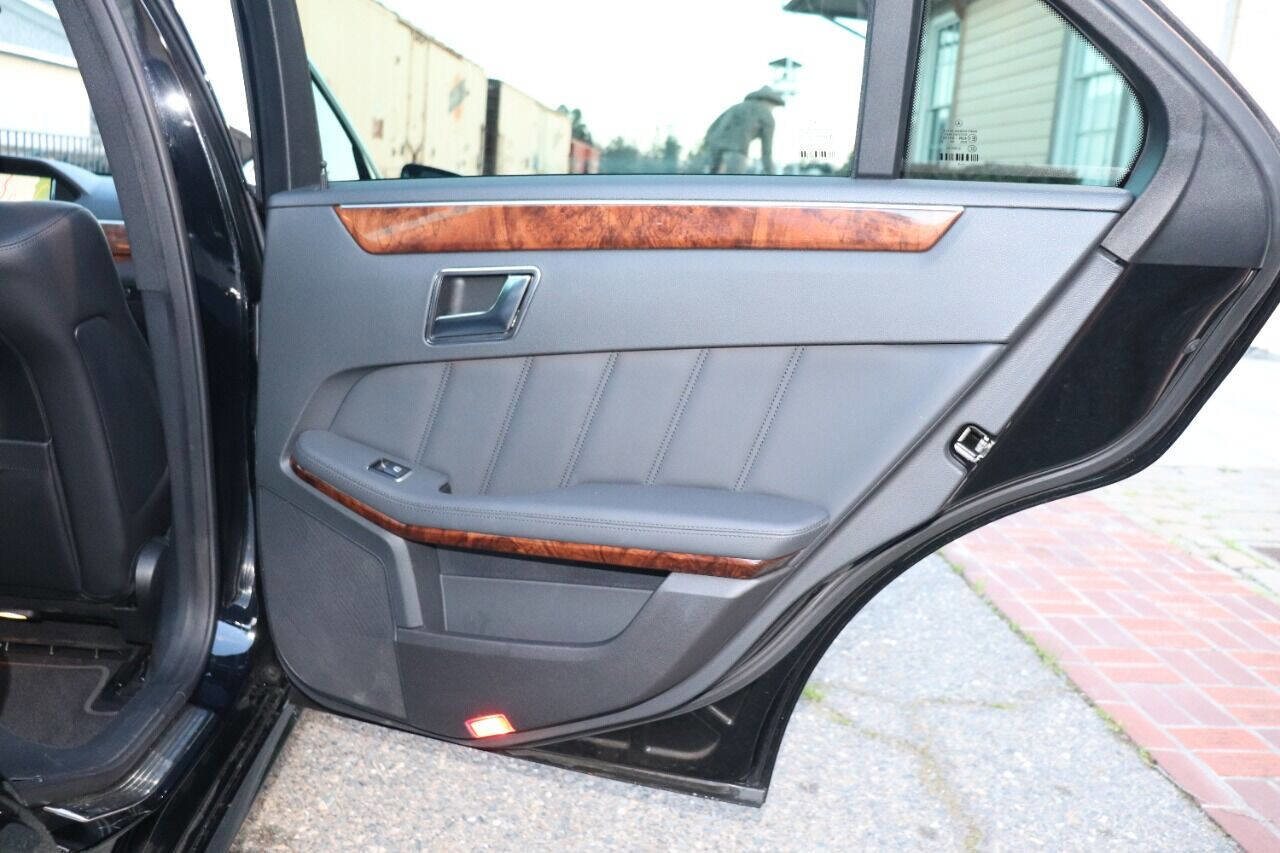 Used 2013 Mercedes-Benz E 350 Sedan image 45