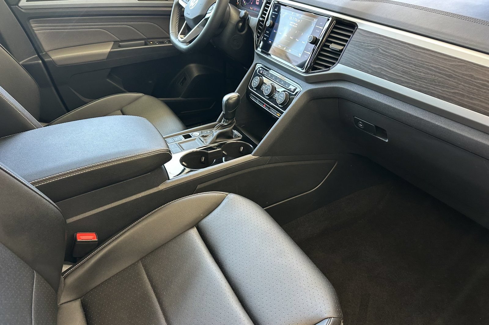 Used 2023 Volkswagen Atlas SE FWD image 16
