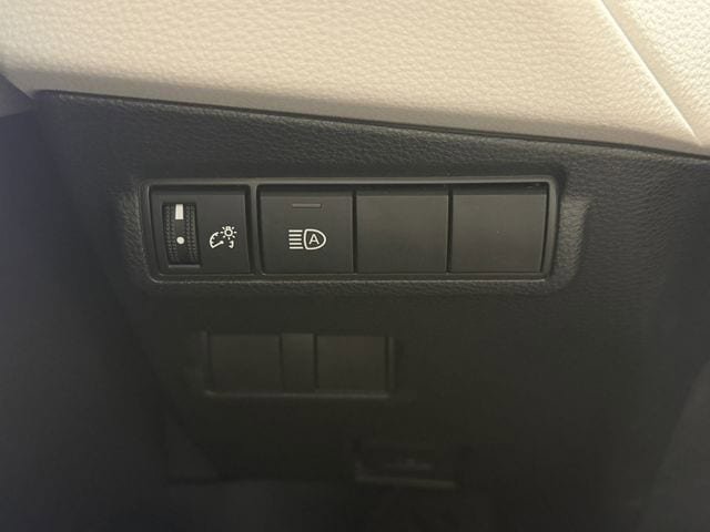Used 2024 Toyota Corolla Cross L FWD image 20