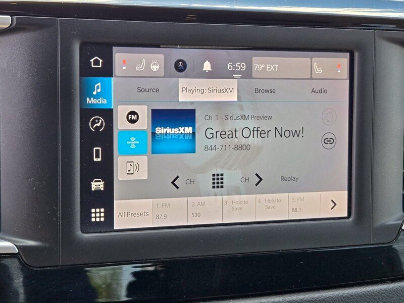 Used 2022 Chrysler Voyager LX FWD image 21