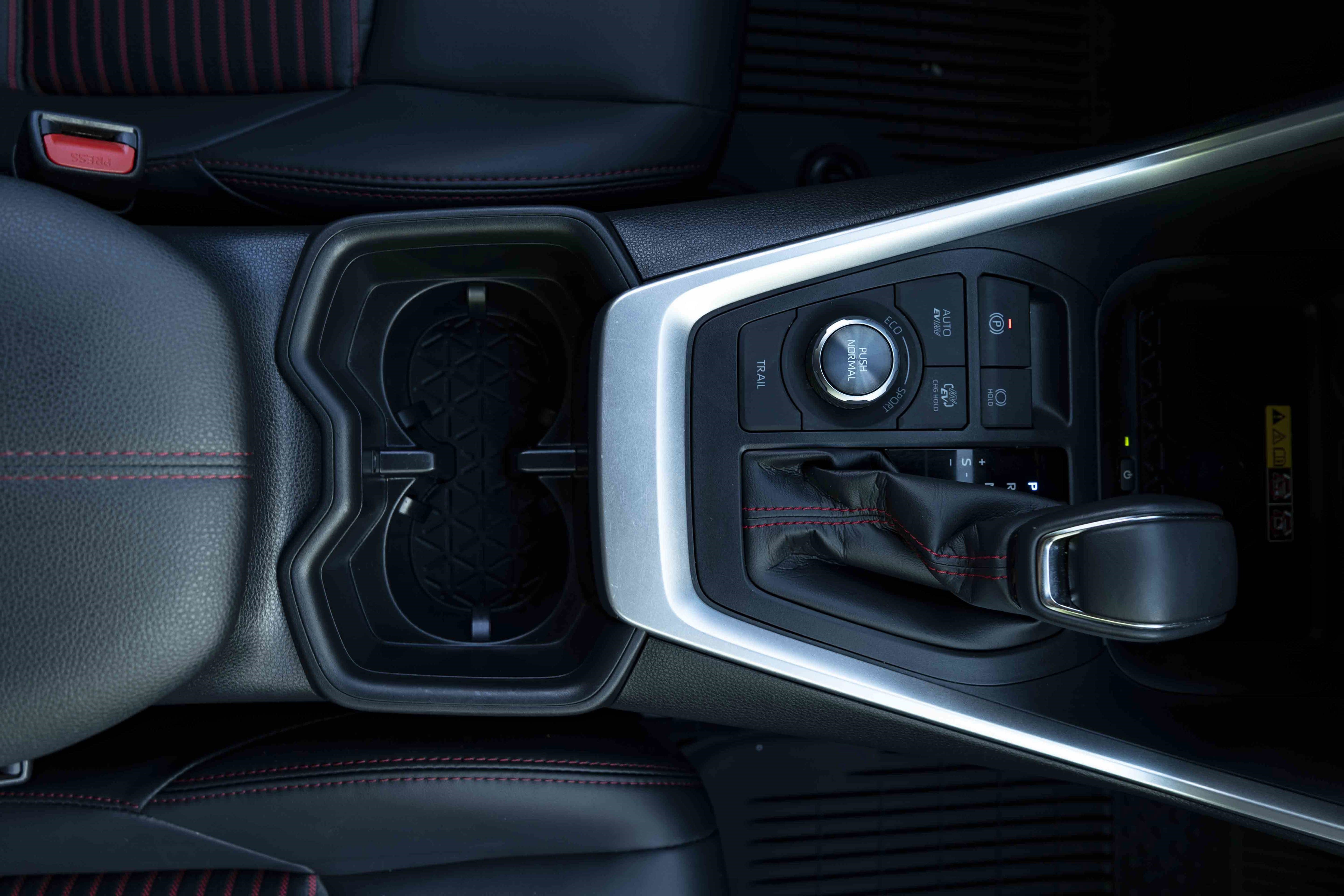 Used 2025 Toyota RAV4 XSE w/ Weather Package image 27