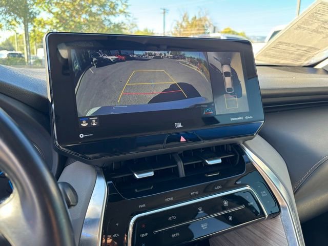 Used 2021 Toyota Venza Limited image 18