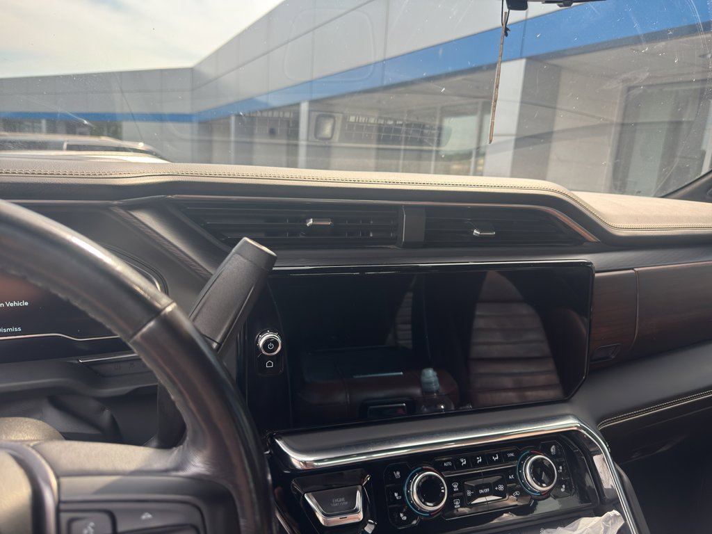 Used 2024 GMC Sierra 2500 Denali Ultimate AWD/4WD image 8