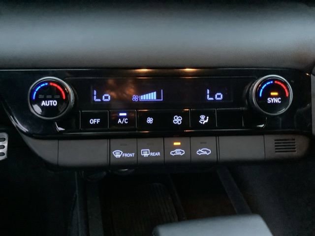 Certified 2025 Hyundai Elantra Sport image 26