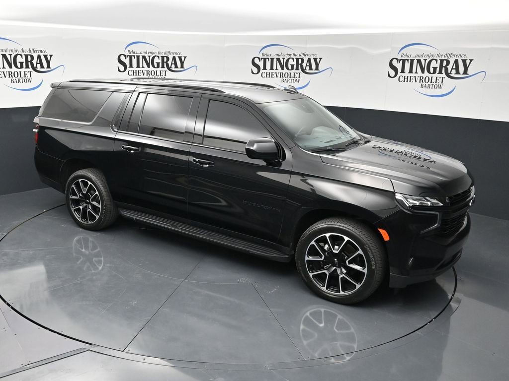 Used 2023 Chevrolet Suburban RST AWD/4WD image 9