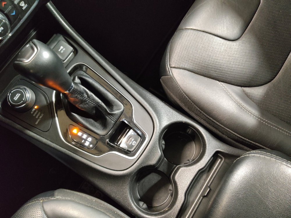 Used 2020 Jeep Cherokee Limited w/ Technology Group image 26