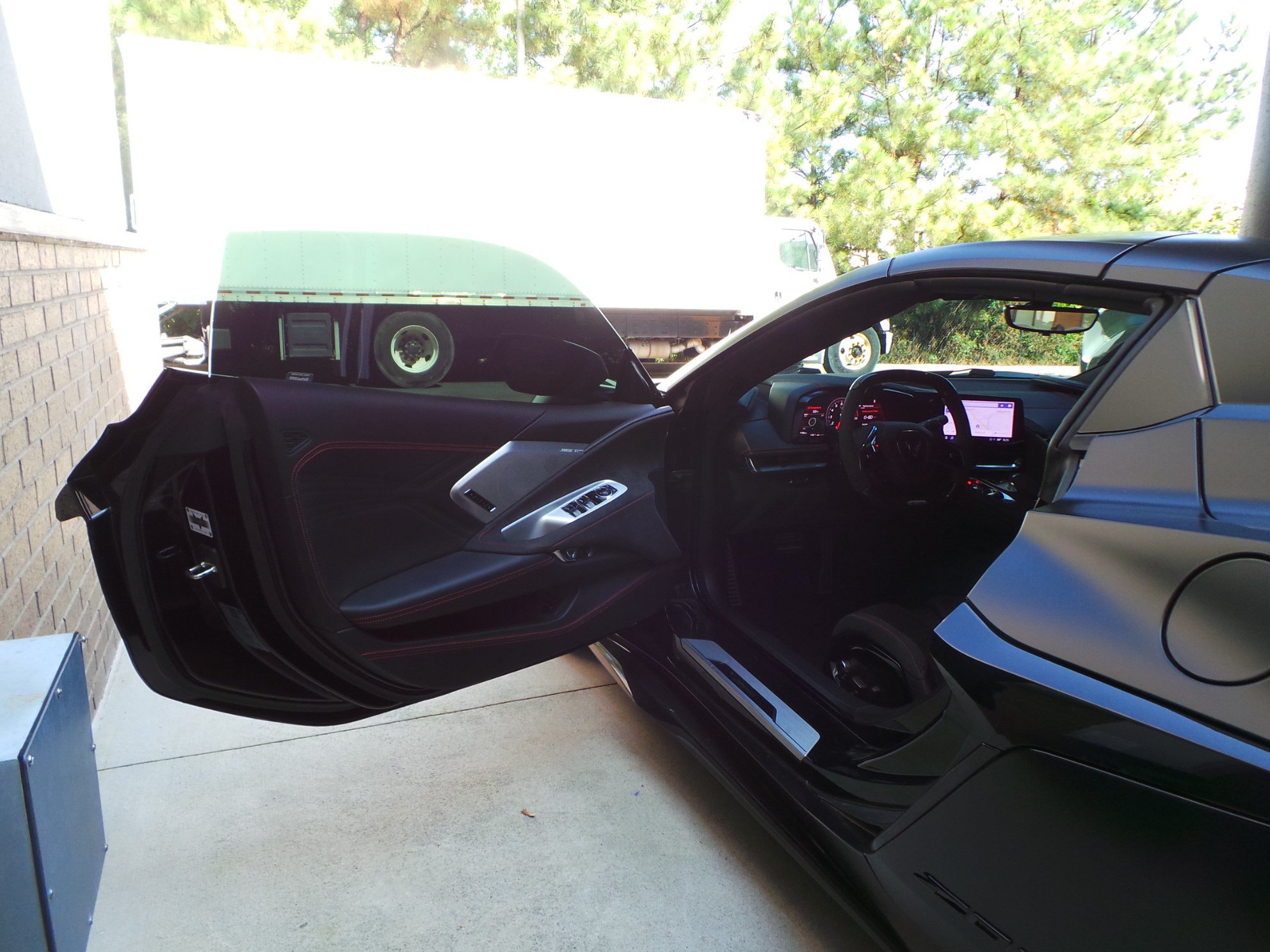 Used 2023 Chevrolet Corvette Z06 w/ Z07 Performance Package RWD image 33
