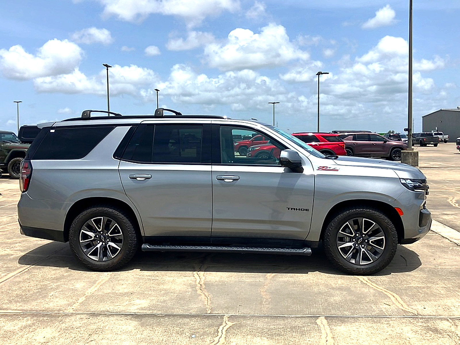 Used 2023 Chevrolet Tahoe Z71 w/ Z71 Off-Road Package AWD/4WD image 8