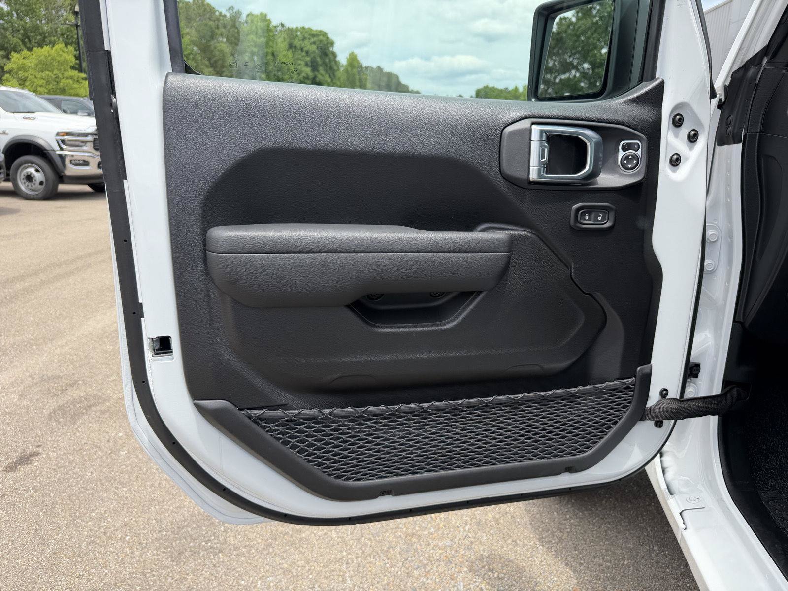 New 2026 Jeep Gladiator Sport AWD/4WD image 17
