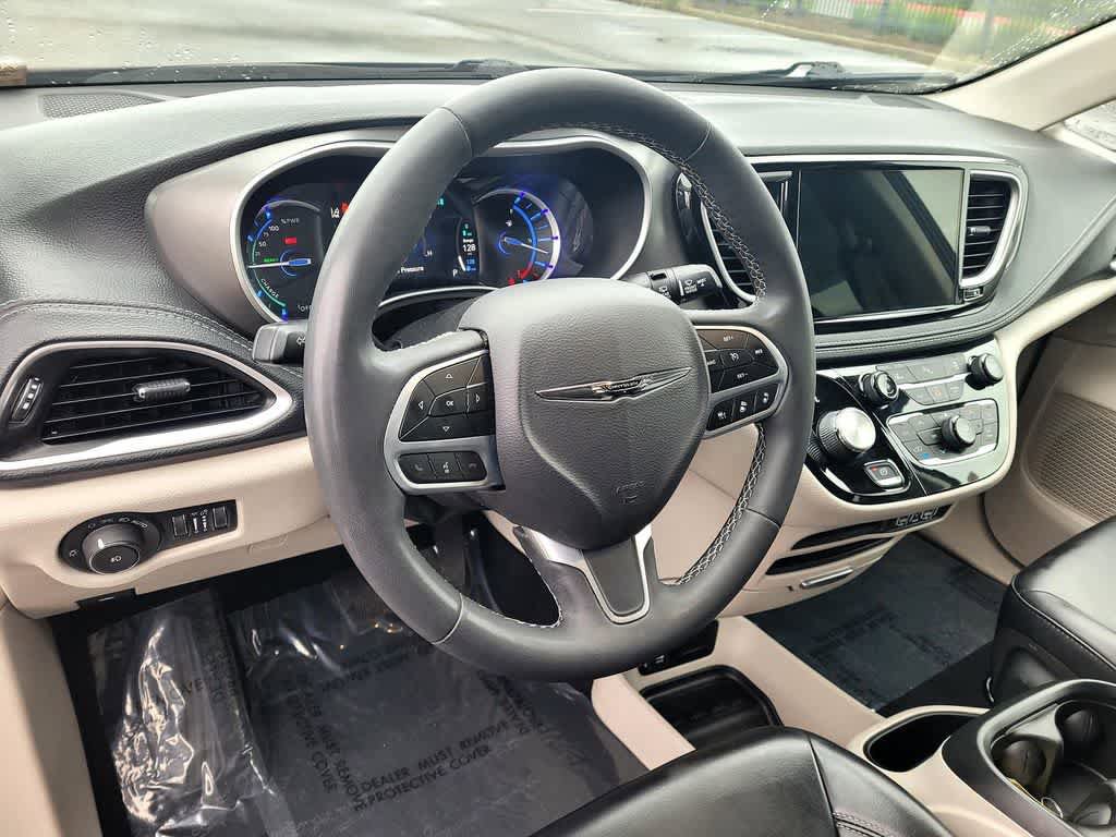 Used 2023 Chrysler Pacifica Touring-L FWD image 9