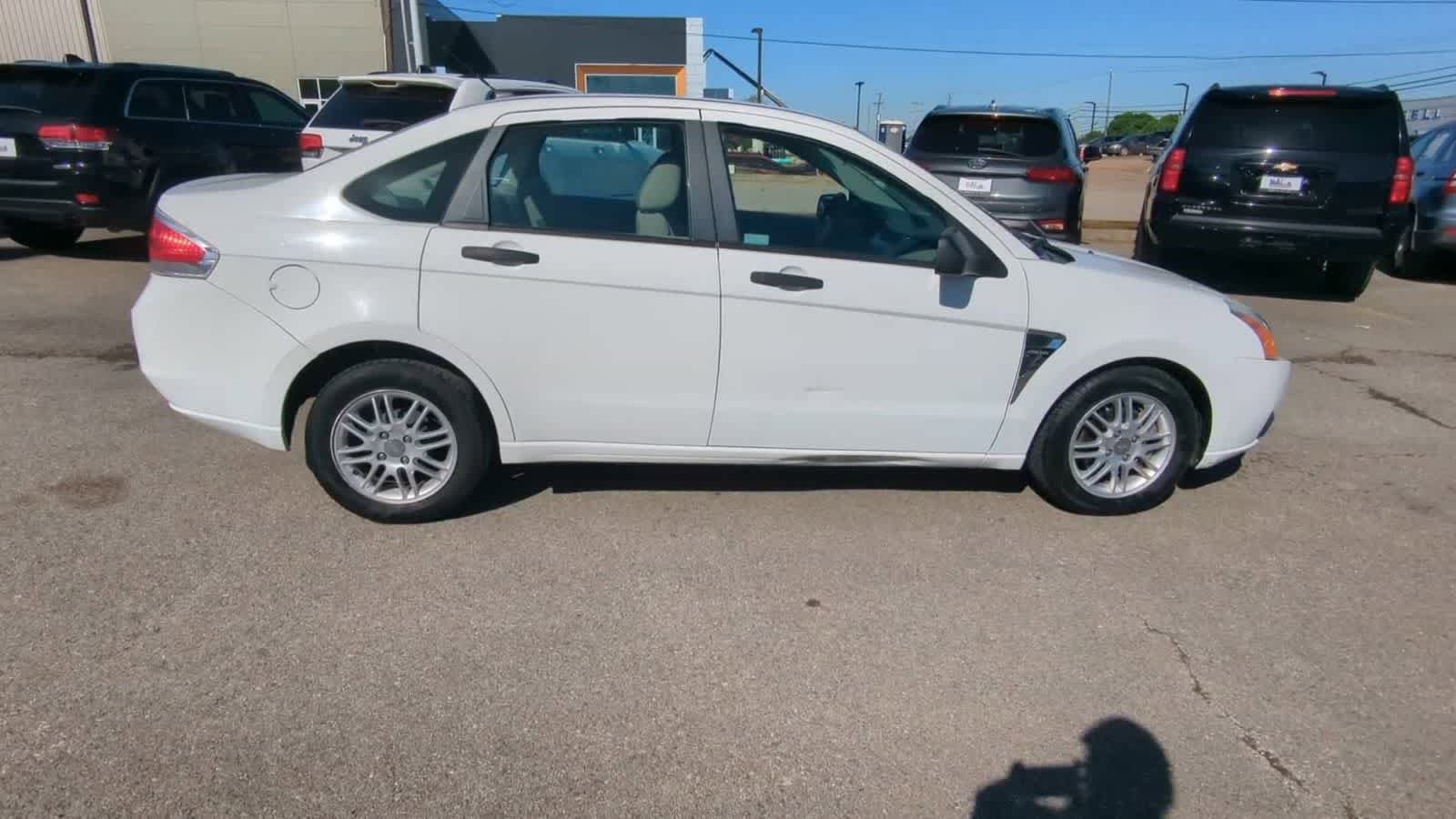Used 2008 Ford Focus SE FWD image 9