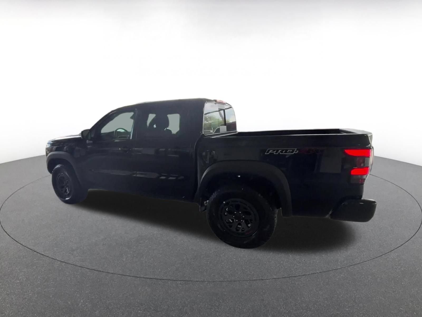 Used 2026 Nissan Frontier PRO-4X AWD/4WD image 9