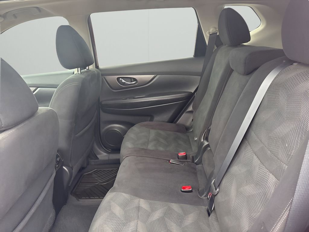 Used 2016 Nissan Rogue SV w/ SV Premium Package image 14