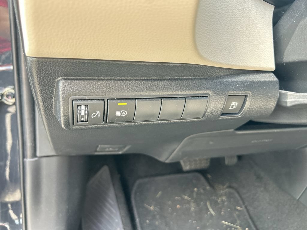 Used 2025 Toyota Corolla XLE FWD image 14