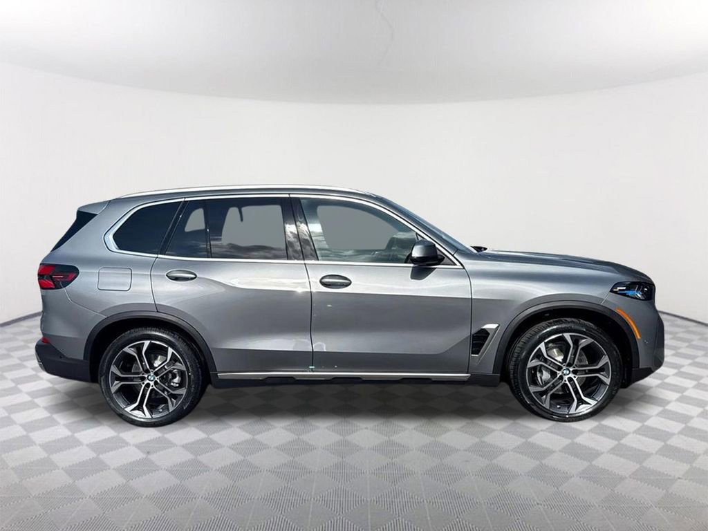New 2026 BMW X5 sDrive40i image 4