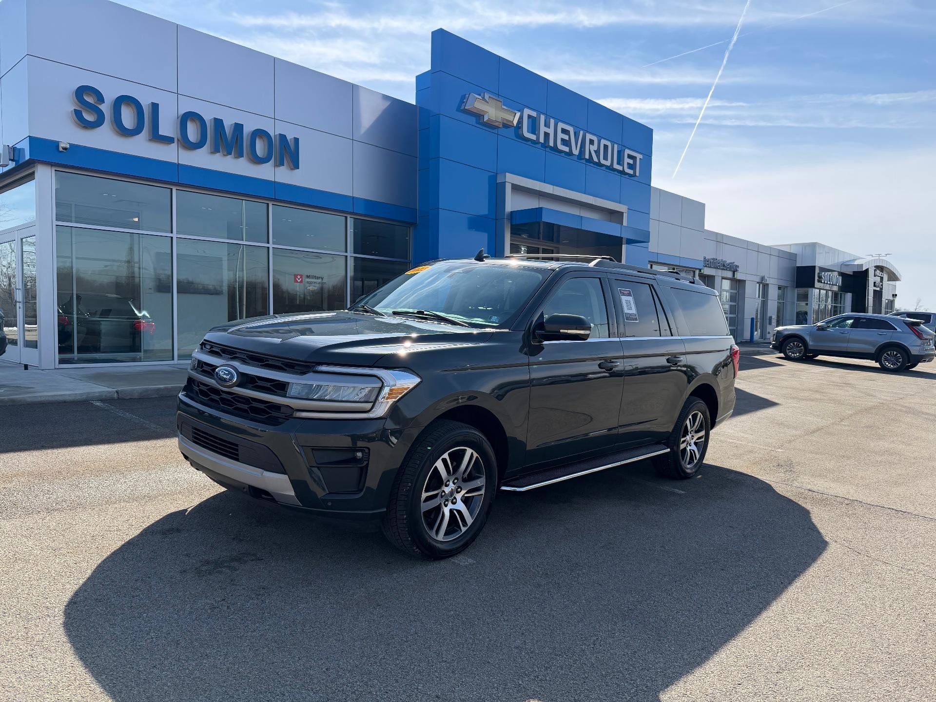 Used 2023 Ford Expedition Max XLT image 1