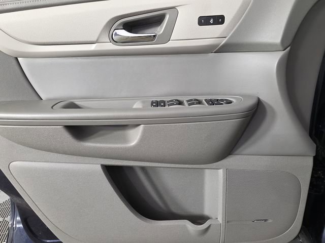 Used 2017 Chevrolet Traverse LT image 33