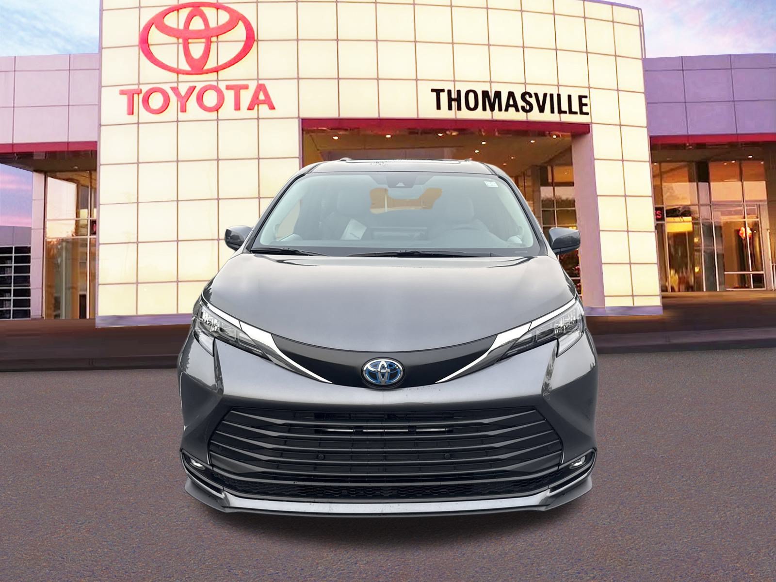 New 2025 Toyota Sienna XLE w/ XLE Plus Package FWD image 2