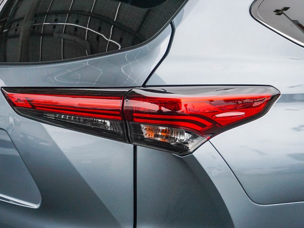 Used 2022 Toyota Highlander XLE image 8