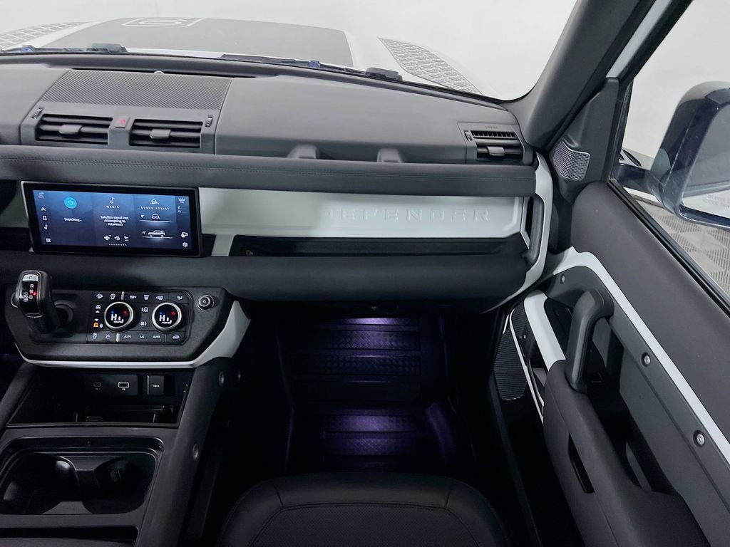 Used 2023 Land Rover Defender 110 S image 25