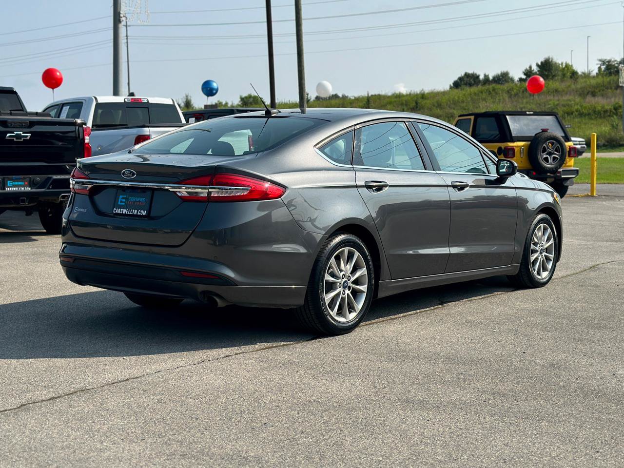 Used 2017 Ford Fusion SE w/ Fusion SE Technology Package FWD image 18