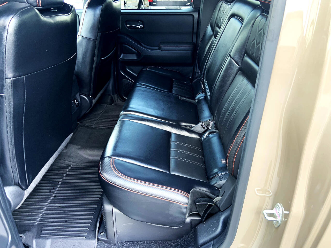 Used 2023 Nissan Frontier PRO-4X image 12