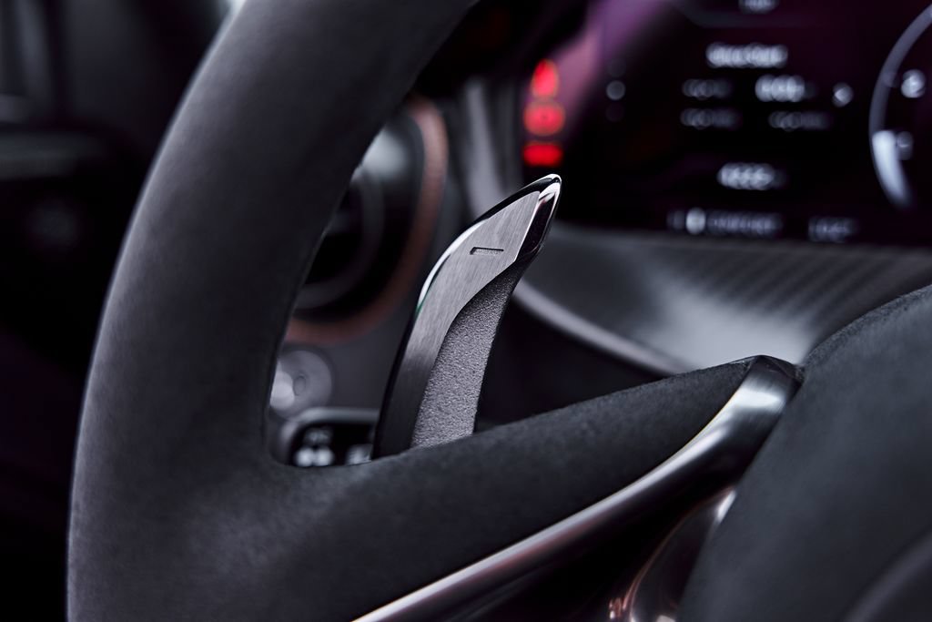 Used 2025 McLaren 750S Spider RWD image 73