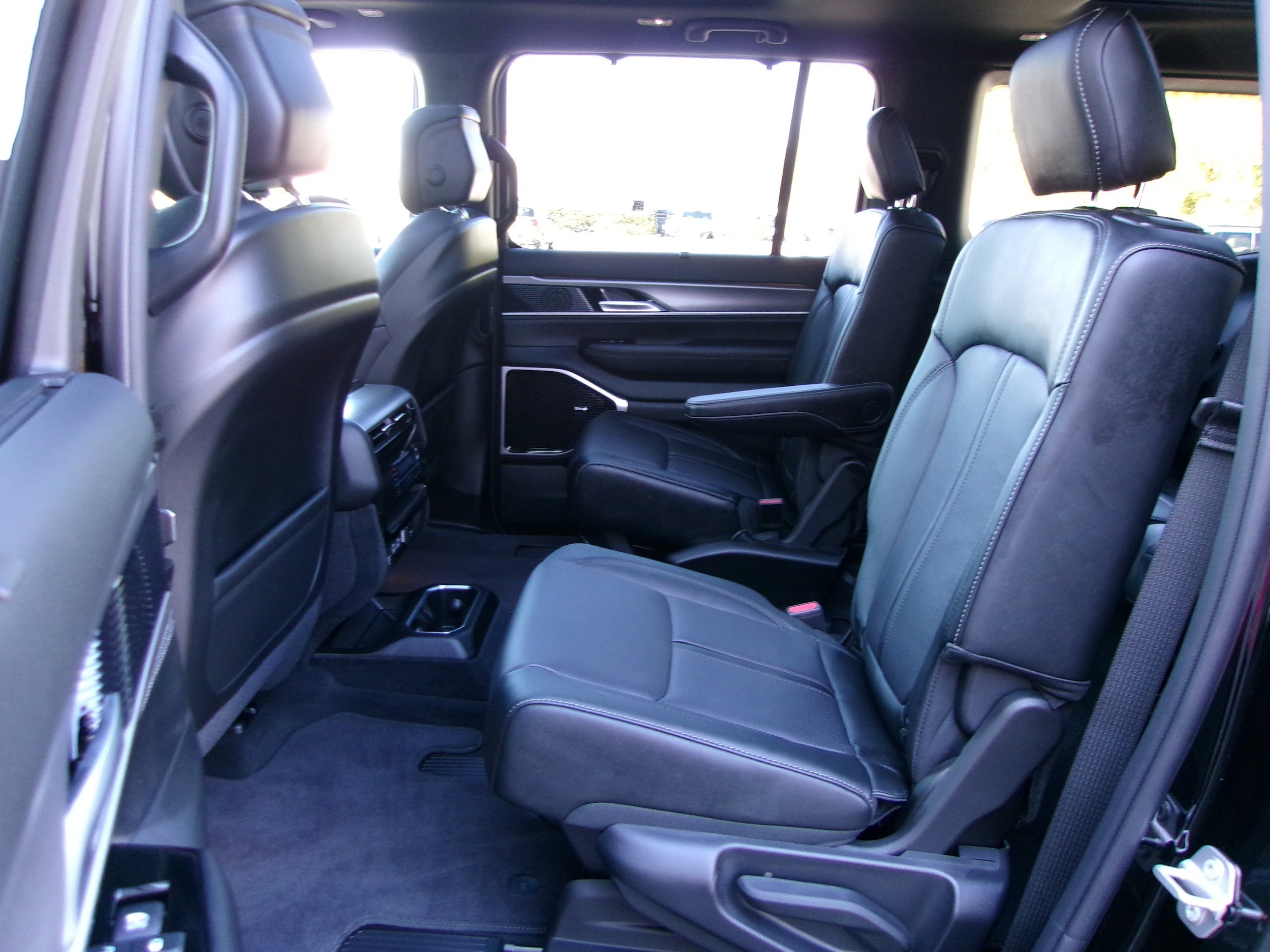 New 2026 Jeep Grand Wagoneer Limited image 18