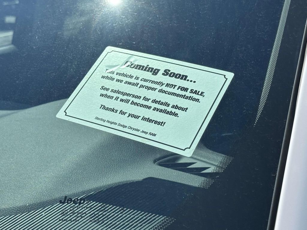 Used 2023 Jeep Grand Cherokee Laredo w/ Luxury Tech Group I image 32