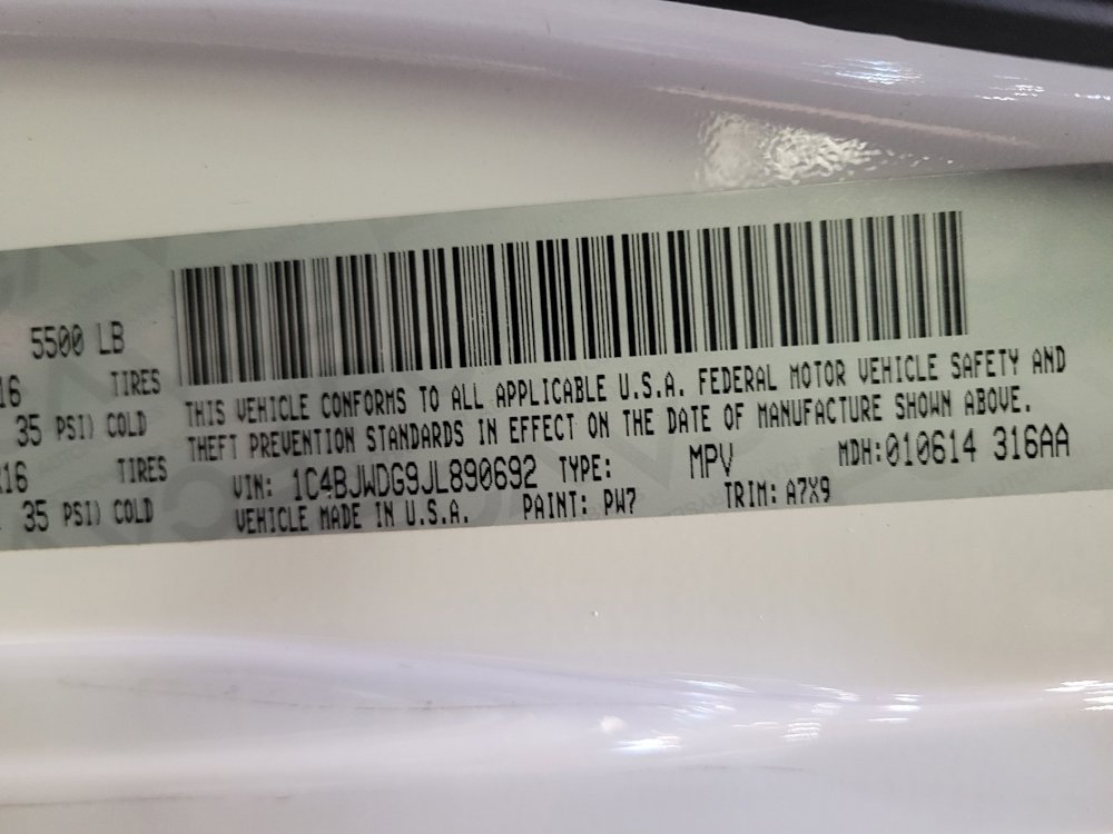 Used 2018 Jeep Wrangler Unlimited Sport w/ Connectivity Group image 33