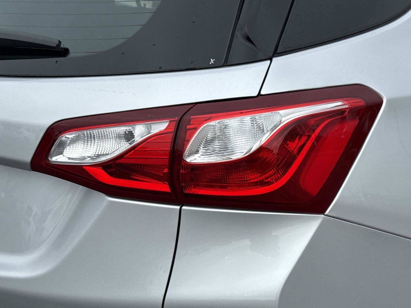 Used 2020 Chevrolet Equinox LS image 23