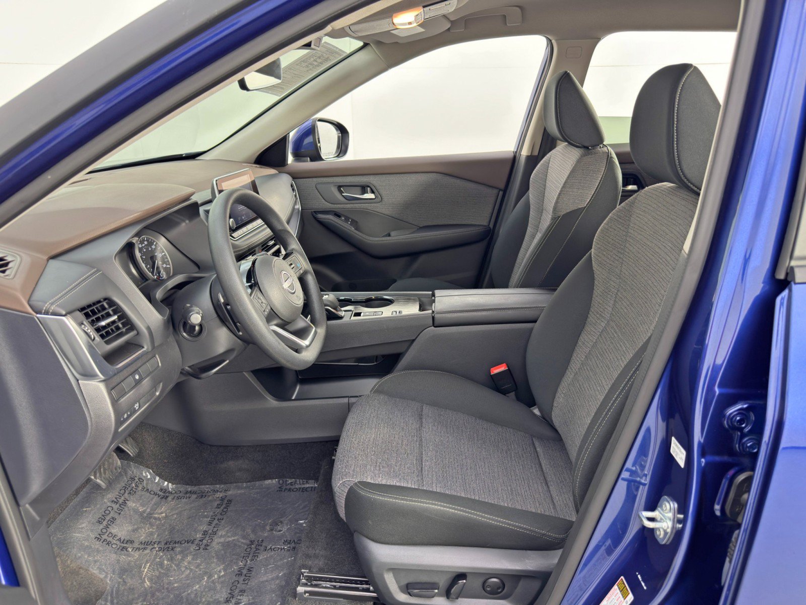 Used 2023 Nissan Rogue SV FWD image 15