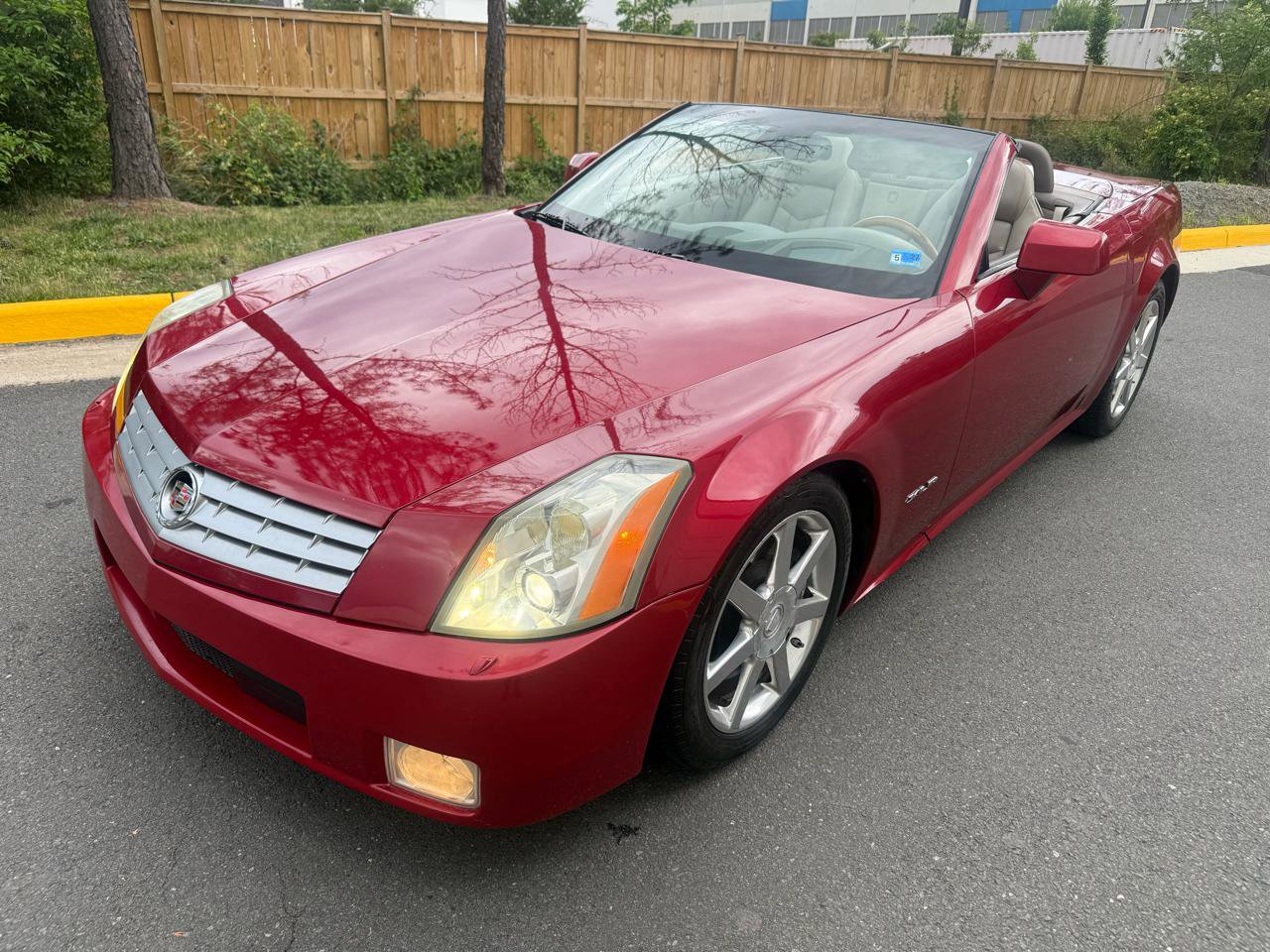 Used 2004 Cadillac XLR RWD image 2
