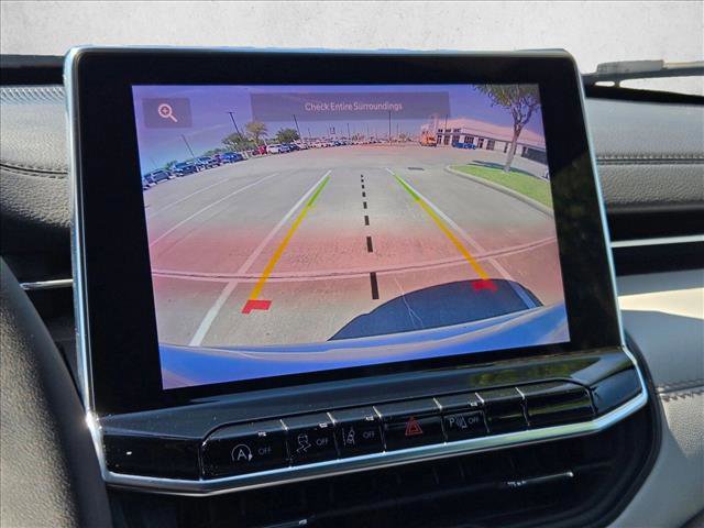 Used 2025 Jeep Compass Limited image 13