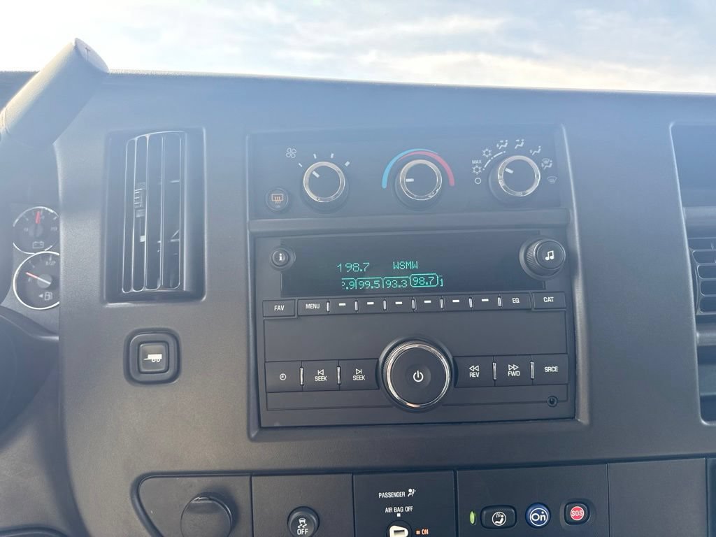 Used 2025 Chevrolet Express 3500 LS RWD image 10