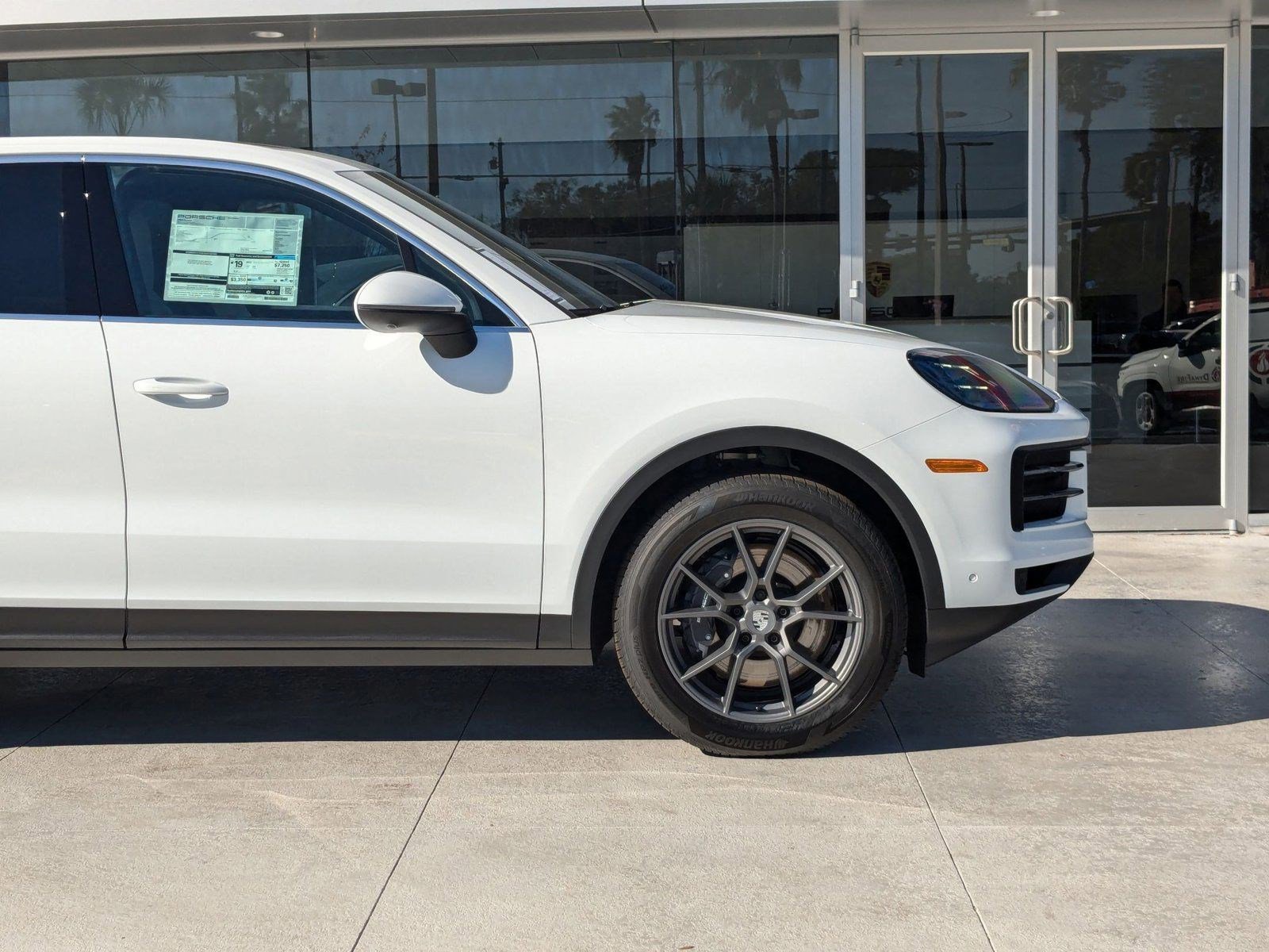 Certified 2025 Porsche Cayenne image 6