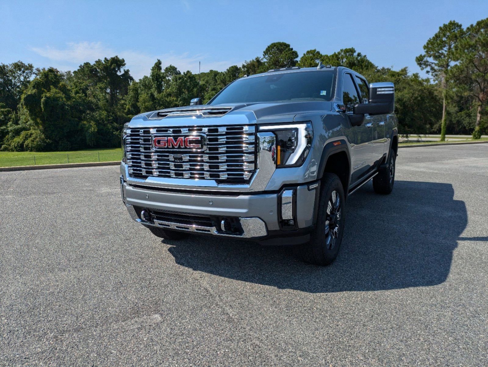 Used 2024 GMC Sierra 2500 Denali w/ Denali Reserve Package AWD/4WD image 8