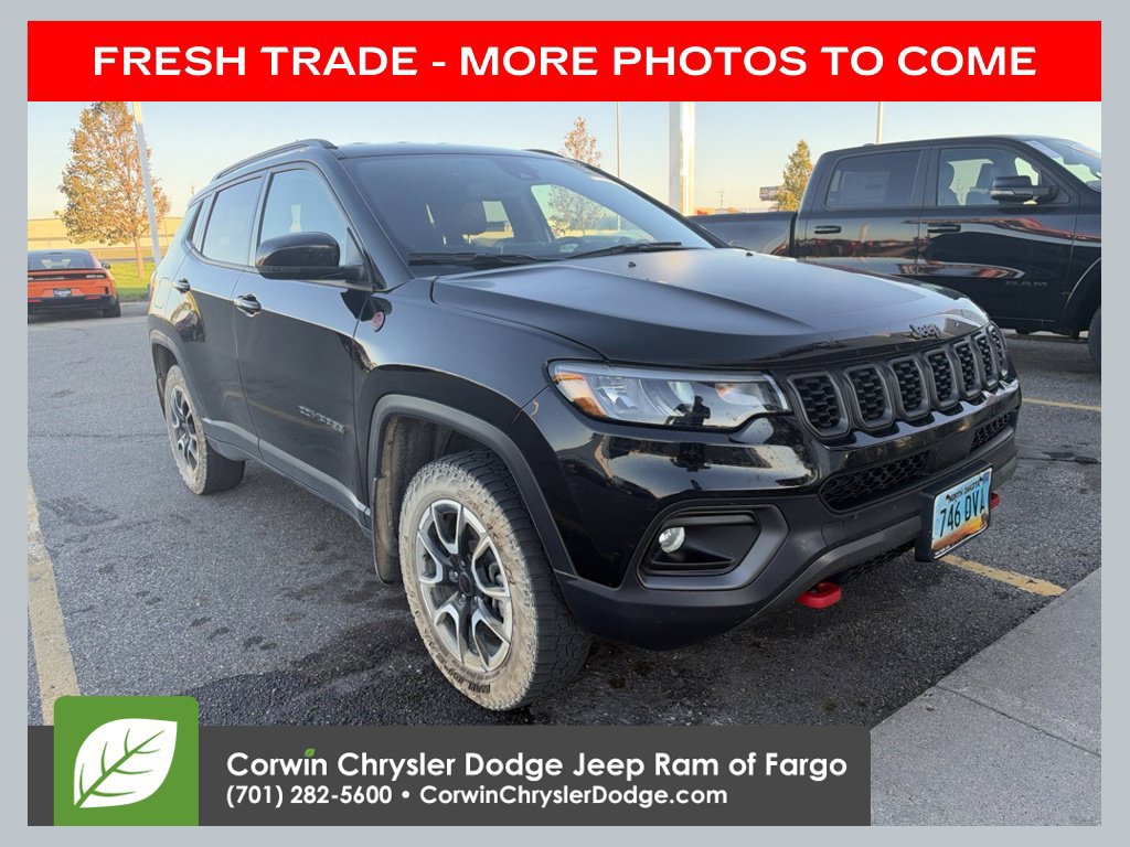 Used 2025 Jeep Compass Trailhawk AWD/4WD 360° Tour