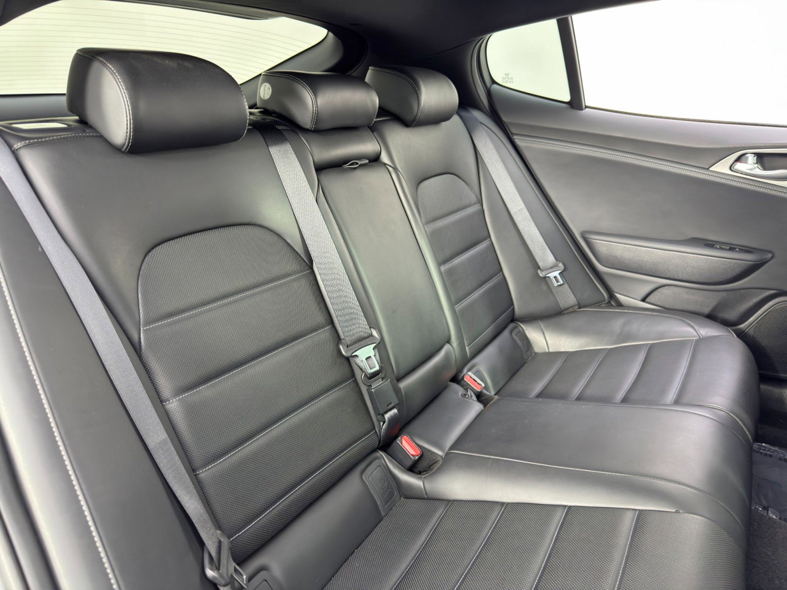 Used 2020 Kia Stinger GT2 image 40