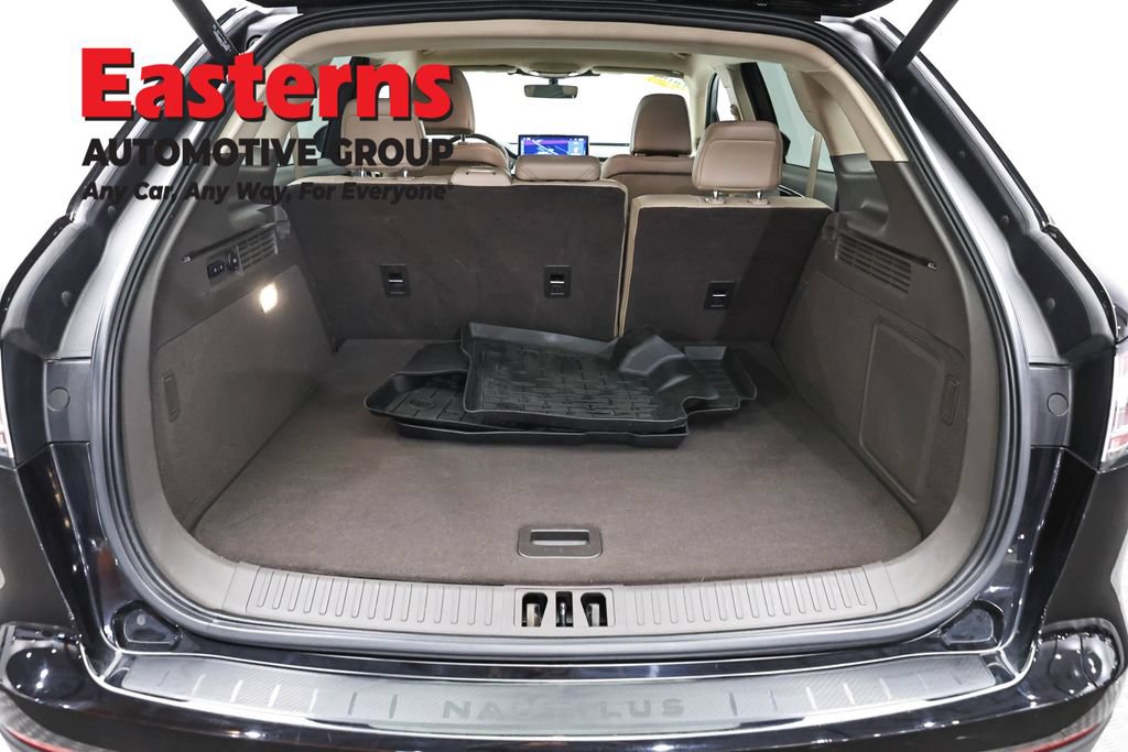 Used 2022 Lincoln Nautilus AWD w/ Premium Package image 9