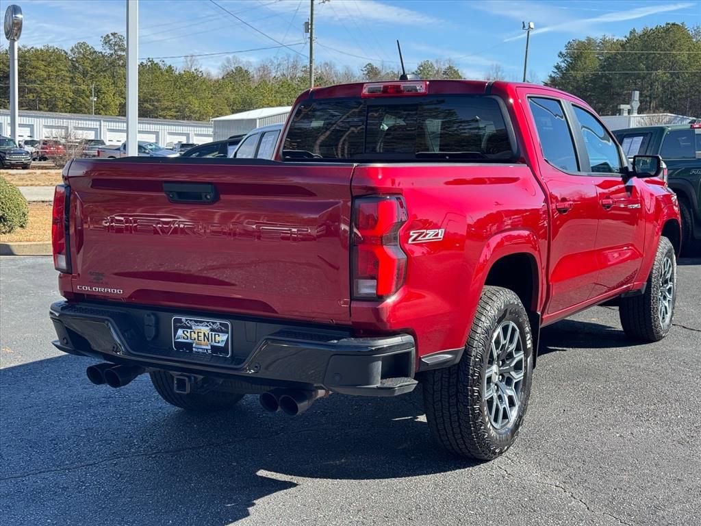 Used 2024 Chevrolet Colorado Z71 w/ Z71 Convenience Package 2 AWD/4WD image 3
